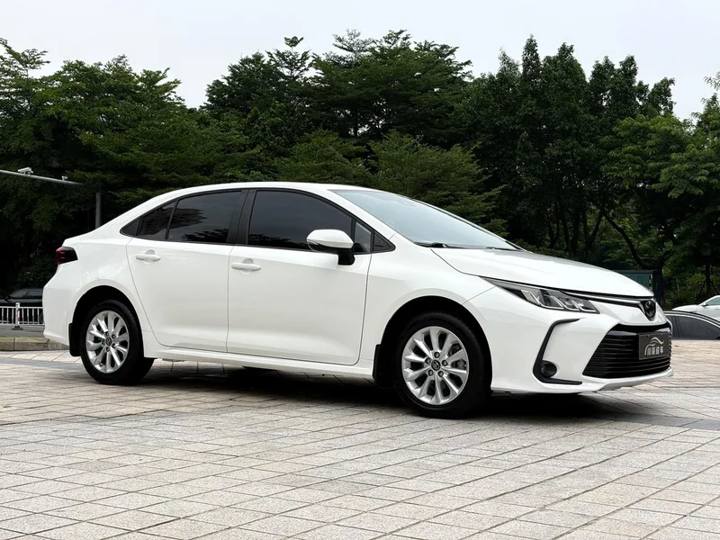 Toyota Corolla 2021 1.2T S-CVT Edición de lujo exterior foto 3 Toyota Corolla 2021 1.2T S-CVT Edición de lujo exterior foto 3