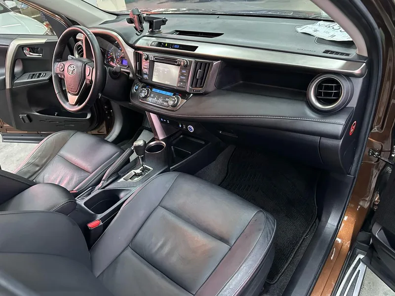Toyota RAV4 2013 2.0L CVT Four-wheel drive new version interior photo 9 Toyota RAV4 2013 2.0L CVT Four-wheel drive new version interior photo 9