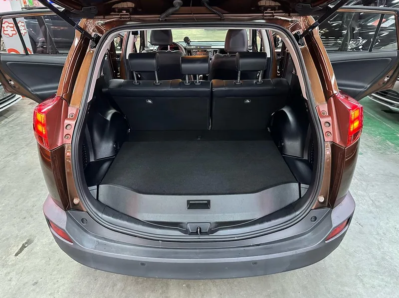 Toyota RAV4 2013 2.0L CVT Four-wheel drive new version interior photo 15 Toyota RAV4 2013 2.0L CVT Four-wheel drive new version interior photo 15