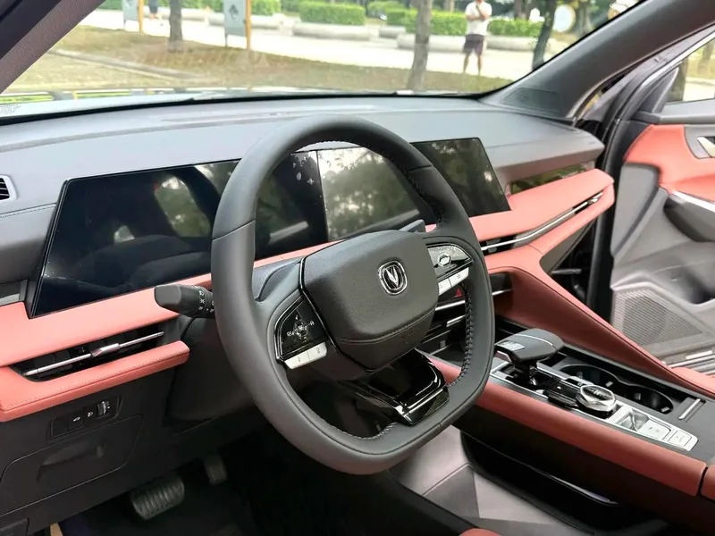 Changan CS75 PLUS 2024 Third generation Champion Edition 1.5T Automatic intelligent driving type exterior photo 3 Changan CS75 PLUS 2024 Third generation Champion Edition 1.5T Automatic intelligent driving type exterior photo 3