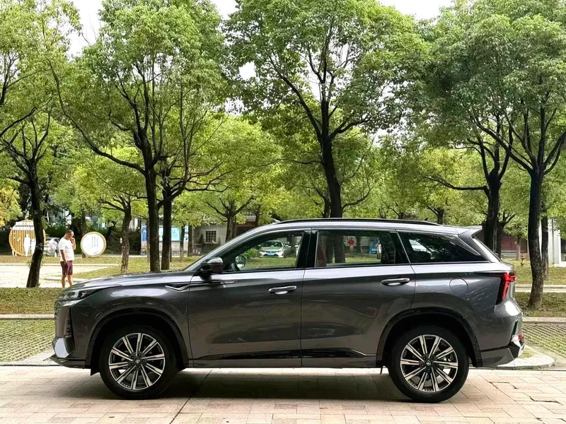 Changan CS75 PLUS 2024 Third generation Champion Edition 1.5T Automatic intelligent driving type interior photo 13 Changan CS75 PLUS 2024 Third generation Champion Edition 1.5T Automatic intelligent driving type interior photo 13