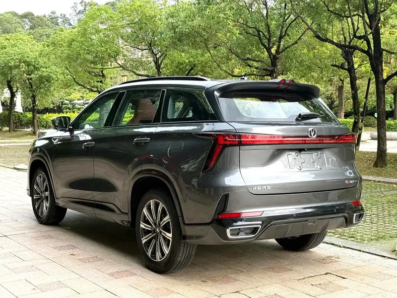 Changan CS75 PLUS 2024 Third generation Champion Edition 1.5T Automatic intelligent driving type interior photo 17 Changan CS75 PLUS 2024 Third generation Champion Edition 1.5T Automatic intelligent driving type interior photo 17
