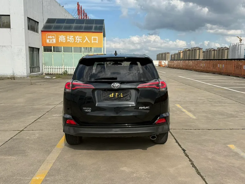 Toyota RAV4 2019 2.0L CVT Version avant-gardiste à deux roues motrices État VI extérieur photo 6 Toyota RAV4 2019 2.0L CVT Version avant-gardiste à deux roues motrices État VI extérieur photo 6