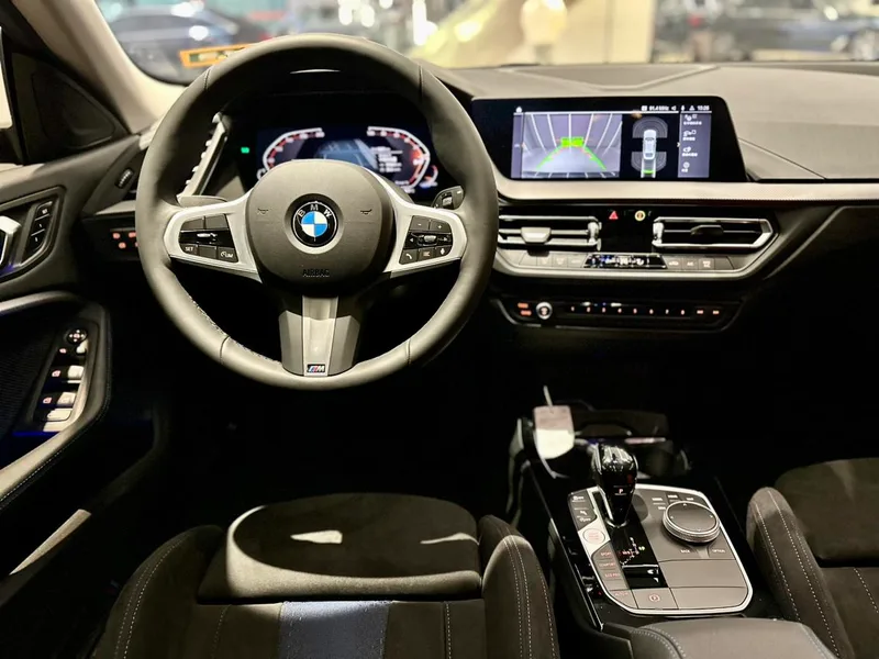 BMW 2 Series 2023 225i Four-door coupe M Sports suit interior photo 7 BMW 2 Series 2023 225i Four-door coupe M Sports suit interior photo 7