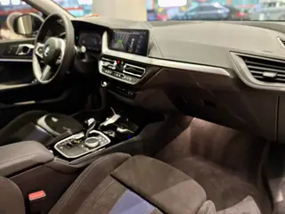 BMW 2 Series 2023 225i Four-door coupe M Sports suit interior photo 9 BMW 2 Series 2023 225i Four-door coupe M Sports suit interior photo 9