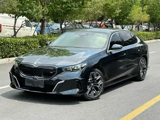 BMW 5 Series 2024 525Li M Спортивный костюм