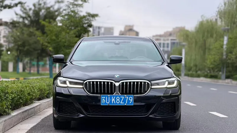 BMW 5 Series 2023 Restyling 530Li Leading Type M Sports suit exterior photo 2 BMW 5 Series 2023 Restyling 530Li Leading Type M Sports suit exterior photo 2