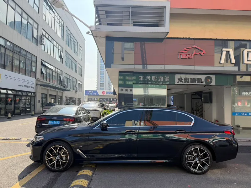 BMW 5 Series 2023 Restyling 530Li Premium Class M Sports suit exterior photo 3 BMW 5 Series 2023 Restyling 530Li Premium Class M Sports suit exterior photo 3