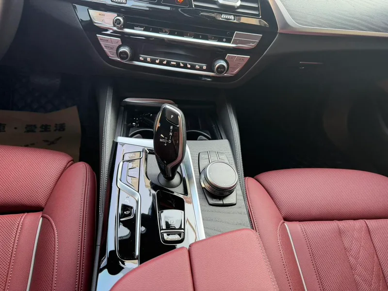 BMW 5 Series 2023 Restyling 530Li Premium Class M Sports suit exterior photo 8 BMW 5 Series 2023 Restyling 530Li Premium Class M Sports suit exterior photo 8