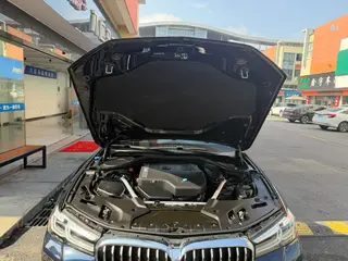 BMW 5 Series 2023 Restyling 530Li Premium Class M Sports suit interior photo 14 BMW 5 Series 2023 Restyling 530Li Premium Class M Sports suit interior photo 14