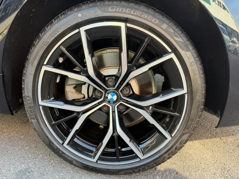 BMW 5 Series 2023 Restyling 530Li Premium Class M Sports suit interior photo 15 BMW 5 Series 2023 Restyling 530Li Premium Class M Sports suit interior photo 15
