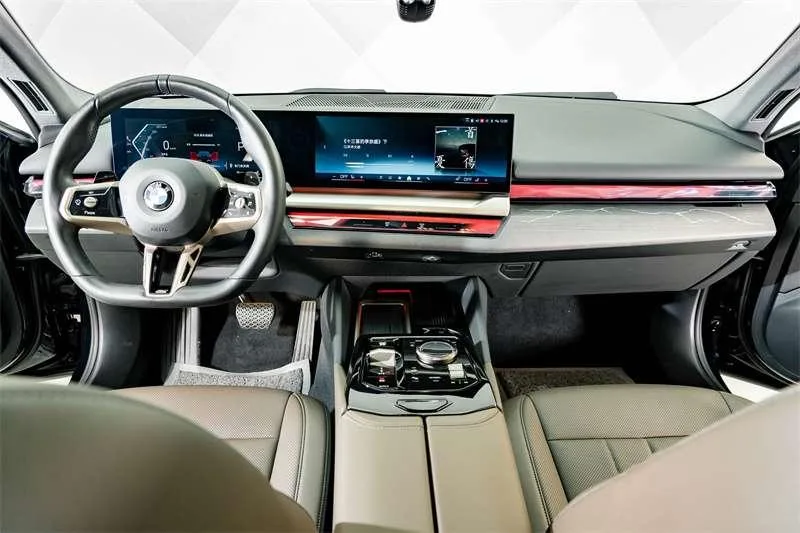 BMW 5 Series 2024 530Li Líder M Conjunto deportivo interior foto 13 BMW 5 Series 2024 530Li Líder M Conjunto deportivo interior foto 13