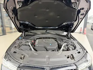 BMW 6 Series GT 2022 630i M Sports suit exterior photo 6