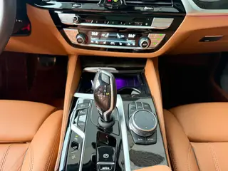BMW 6 Series GT 2022 630i M Sports suit interior photo 12
