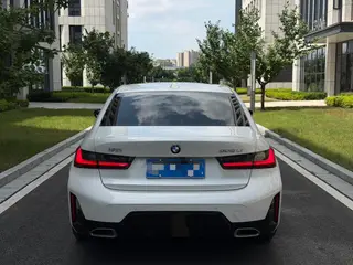 BMW 3 Series 2025 325Li M Conjunto deportivo exterior foto 5 BMW 3 Series 2025 325Li M Conjunto deportivo exterior foto 5