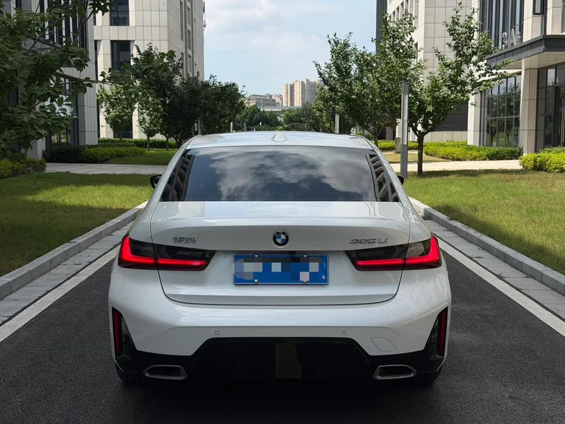BMW 3 Series 2025 325Li M Conjunto deportivo exterior foto 5 BMW 3 Series 2025 325Li M Conjunto deportivo exterior foto 5