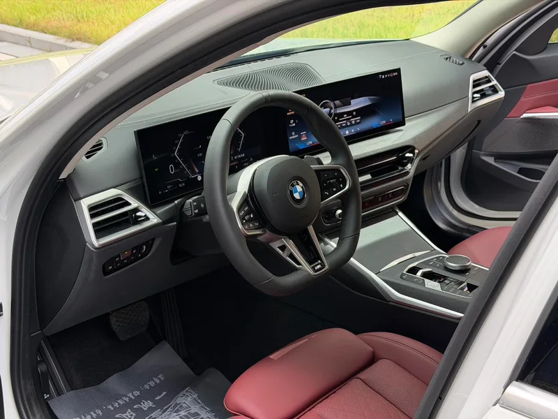 BMW 3 Series 2025 325Li M Conjunto deportivo exterior foto 9 BMW 3 Series 2025 325Li M Conjunto deportivo exterior foto 9