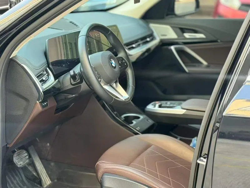 BMW X1 2025 sDrive25Li X Design Suit exterior photo 4 BMW X1 2025 sDrive25Li X Design Suit exterior photo 4