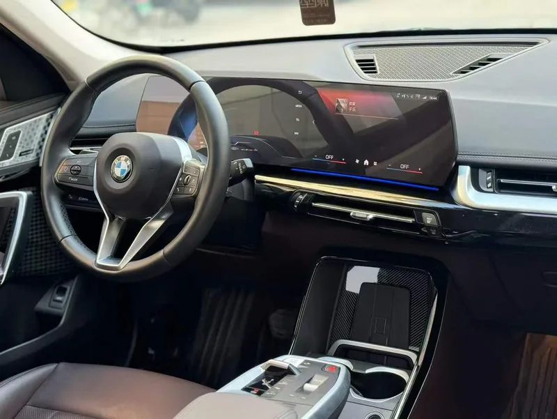 BMW X1 2025 sDrive25Li X Design Suit exterior photo 5 BMW X1 2025 sDrive25Li X Design Suit exterior photo 5