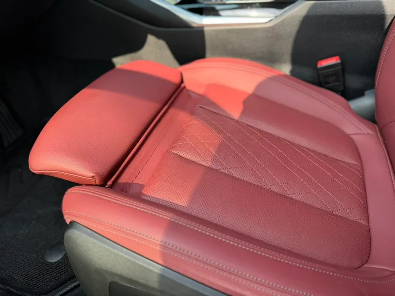 BMW 3 Series 2023 320i M Conjunto deportivo exterior foto 10 BMW 3 Series 2023 320i M Conjunto deportivo exterior foto 10