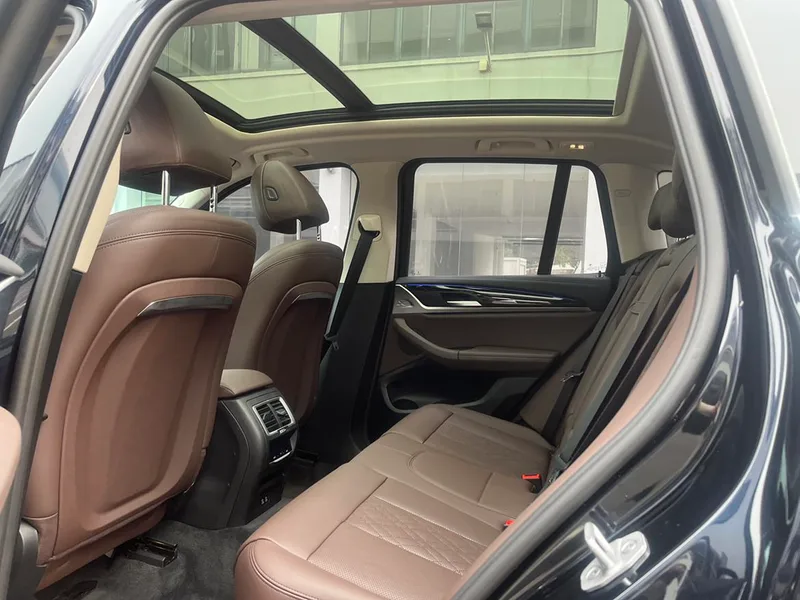 BMW X3 2024 2.0T Automatique Quatre roues motrices 5 Siège Version originale extérieur photo 5 BMW X3 2024 2.0T Automatique Quatre roues motrices 5 Siège Version originale extérieur photo 5
