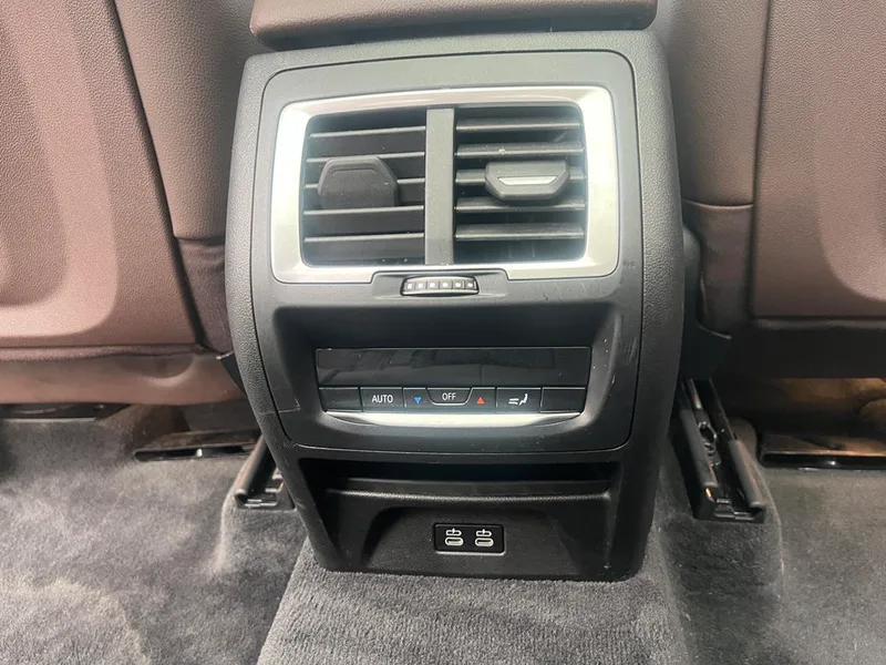 BMW X3 2024 2.0T Automatique Quatre roues motrices 5 Siège Version originale intérieur photo 11 BMW X3 2024 2.0T Automatique Quatre roues motrices 5 Siège Version originale intérieur photo 11