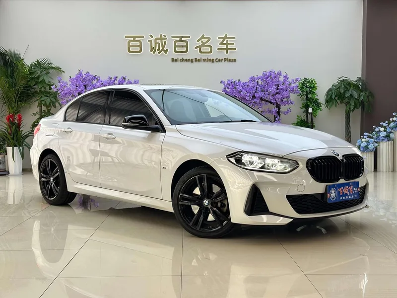 BMW 1 Series 2023 125i M Sports Obsidian Night Edition exterior photo 3