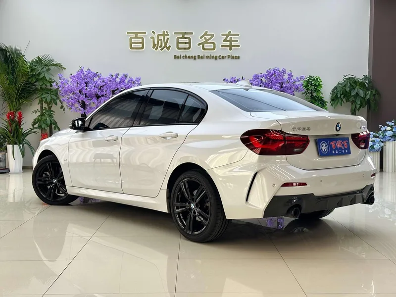 BMW 1 Series 2023 125i M Sports Obsidian Night Edition exterior photo 5