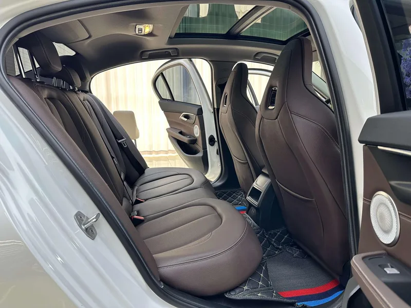 BMW 1 Series 2023 125i M Sports Obsidian Night Edition interior photo 12