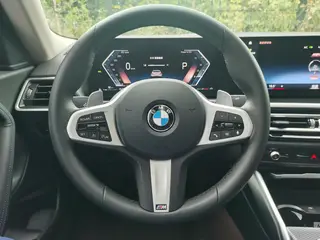 BMW 2 Series 2023 225i Coupé M Set de nuit de sport intérieur photo 12 BMW 2 Series 2023 225i Coupé M Set de nuit de sport intérieur photo 12
