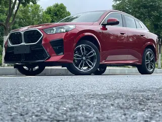 BMW X2 2024 sDrive25i M Sports suit exterior photo 4