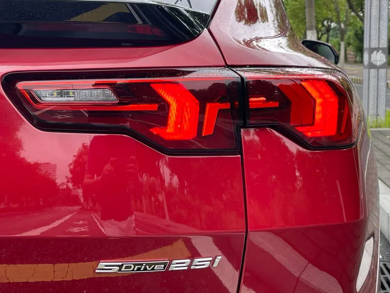 BMW X2 2024 sDrive25i M Sports suit exterior photo 8