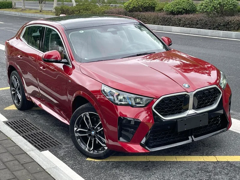 BMW X2 2024 sDrive25i M Sports suit interior photo 13