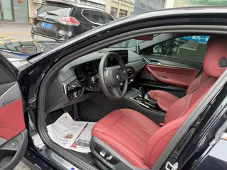 BMW 5 Series 2023 Restyling 530Li Leading Type M Sports suit interior photo 11 BMW 5 Series 2023 Restyling 530Li Leading Type M Sports suit interior photo 11
