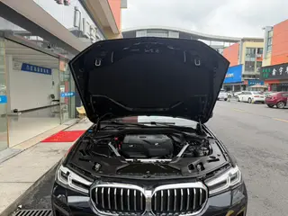 BMW 5 Series 2023 Restyling 530Li Leading Type M Sports suit interior photo 14 BMW 5 Series 2023 Restyling 530Li Leading Type M Sports suit interior photo 14