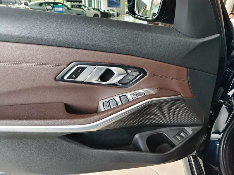 BMW 3 Series 2023 325Li M Sports suit exterior photo 10 BMW 3 Series 2023 325Li M Sports suit exterior photo 10