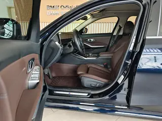 BMW 3 Series 2023 325Li M Sports suit interior photo 11 BMW 3 Series 2023 325Li M Sports suit interior photo 11