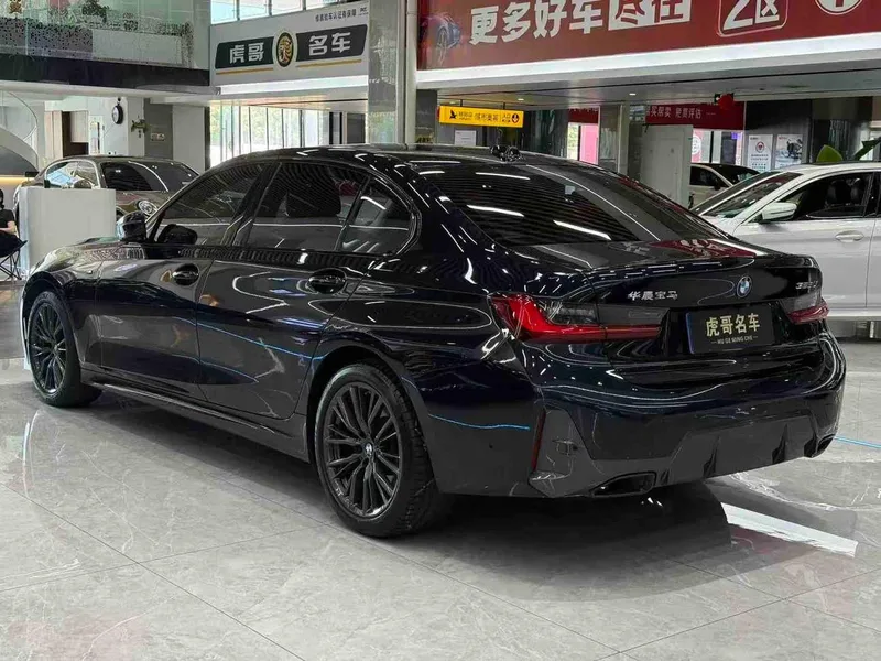 BMW 3 Series 2023 325Li M Traje nocturno deportivo Yao exterior foto 4 BMW 3 Series 2023 325Li M Traje nocturno deportivo Yao exterior foto 4