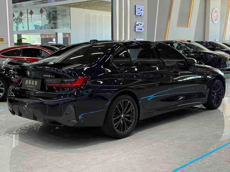 BMW 3 Series 2023 325Li M Traje nocturno deportivo Yao interior foto 6 BMW 3 Series 2023 325Li M Traje nocturno deportivo Yao interior foto 6