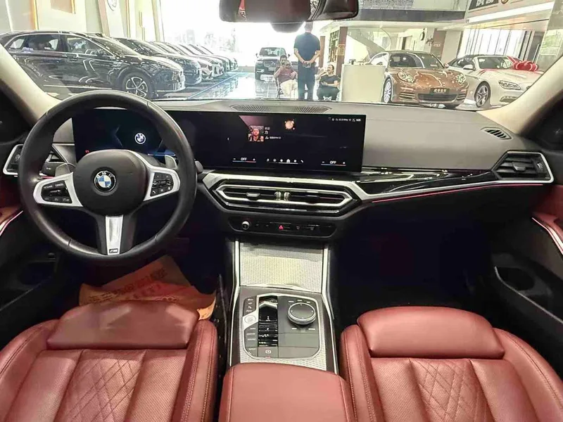 BMW 3 Series 2023 325Li M Traje nocturno deportivo Yao interior foto 8 BMW 3 Series 2023 325Li M Traje nocturno deportivo Yao interior foto 8