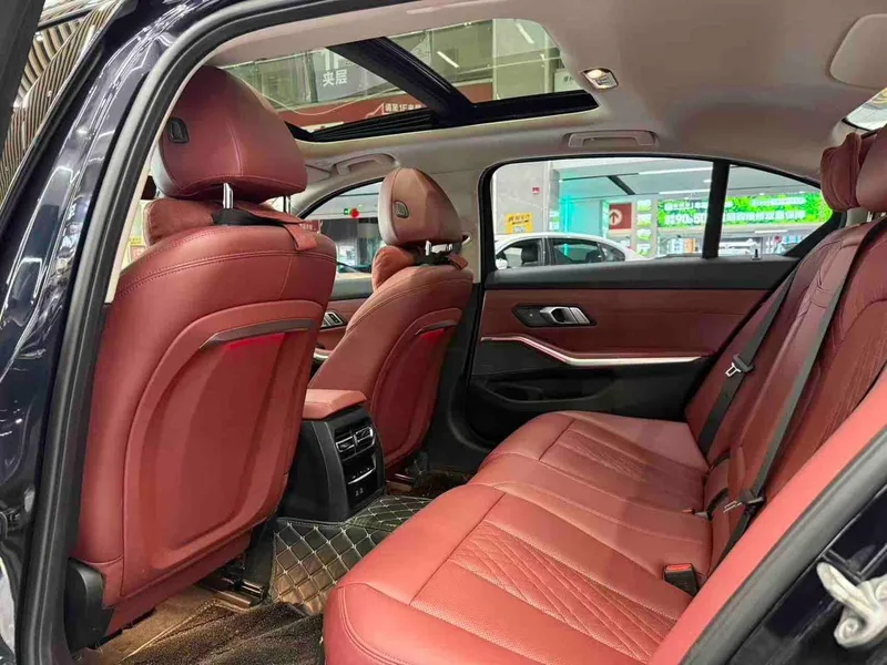 BMW 3 Series 2023 325Li M Traje nocturno deportivo Yao interior foto 9 BMW 3 Series 2023 325Li M Traje nocturno deportivo Yao interior foto 9