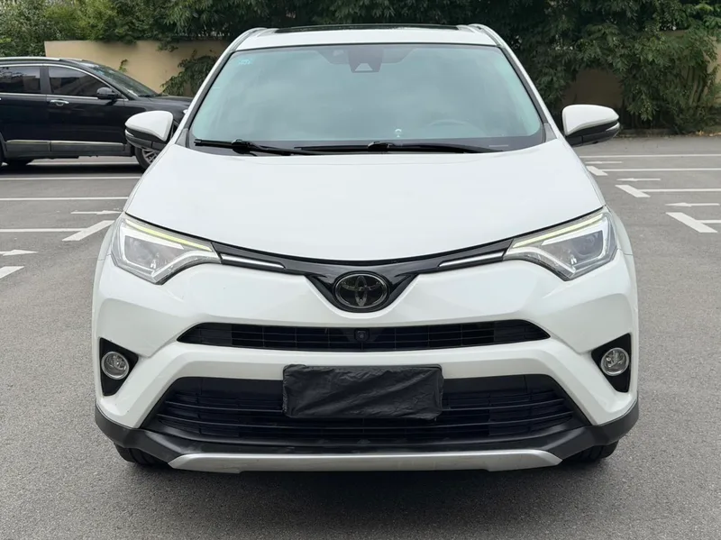 Toyota RAV4 2018 2.5L Автоматический полный привод элиты i Версия экстерьер фото 2
