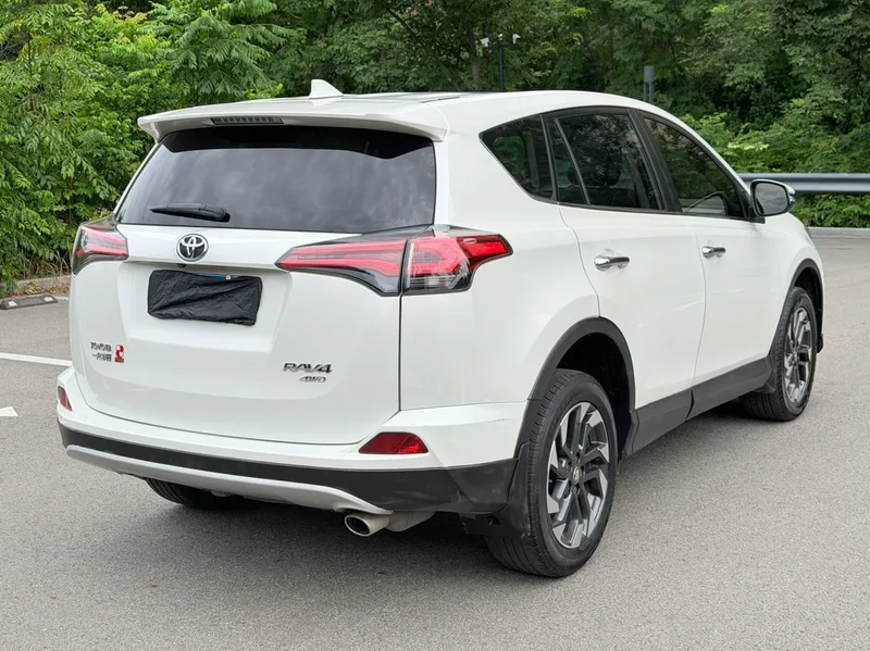 Toyota RAV4 2018 2.5L Автоматический полный привод элиты i Версия экстерьер фото 4