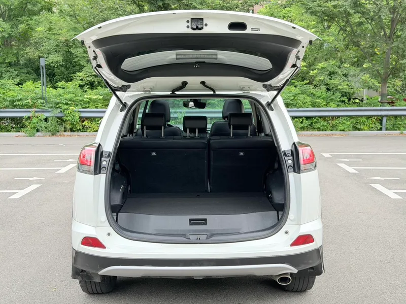 Toyota RAV4 2018 2.5L Автоматический полный привод элиты i Версия экстерьер фото 8