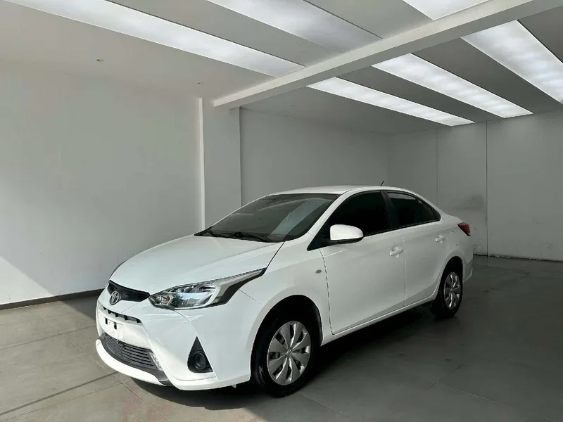 Toyota Yaris L Sedan 2022 1.5L CVT Leader PLUS Version extérieur photo 1 Toyota Yaris L Sedan 2022 1.5L CVT Leader PLUS Version extérieur photo 1