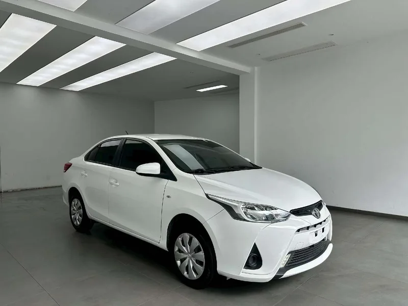 Toyota Yaris L Sedan 2022 1.5L CVT Leader PLUS Version extérieur photo 3 Toyota Yaris L Sedan 2022 1.5L CVT Leader PLUS Version extérieur photo 3
