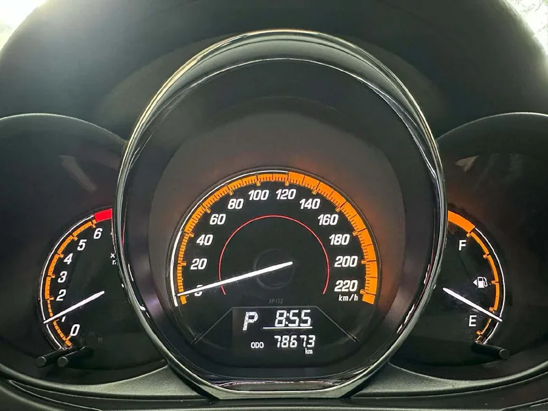 Toyota Yaris L Sedan 2022 1.5L CVT Leader PLUS Version intérieur photo 6 Toyota Yaris L Sedan 2022 1.5L CVT Leader PLUS Version intérieur photo 6