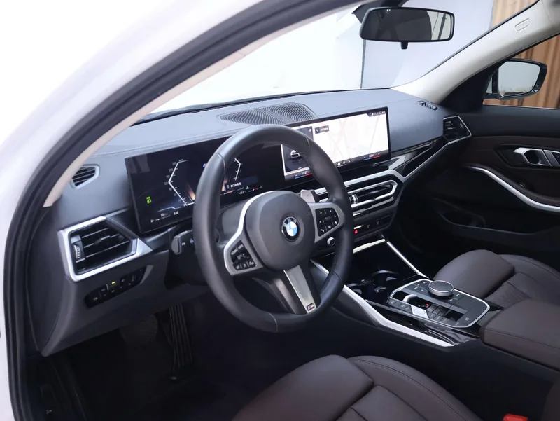 BMW 3 Series 2023 320Li M Sports suit interior photo 12 BMW 3 Series 2023 320Li M Sports suit interior photo 12