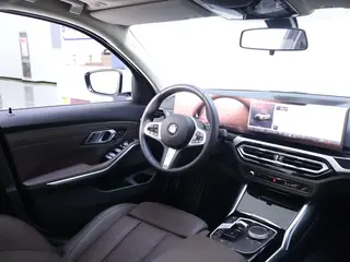 BMW 3 Series 2023 320Li M Sports suit interior photo 15 BMW 3 Series 2023 320Li M Sports suit interior photo 15