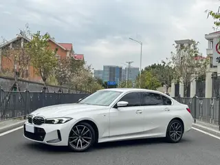 BMW 3 Series 2023 325Li M Conjunto deportivo